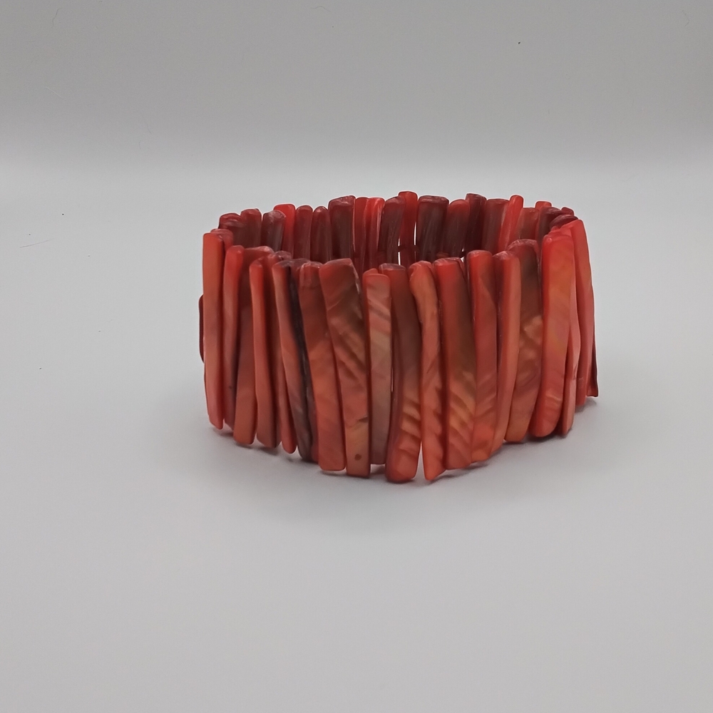 Elegant Chunky Shell Cuff Bracelet